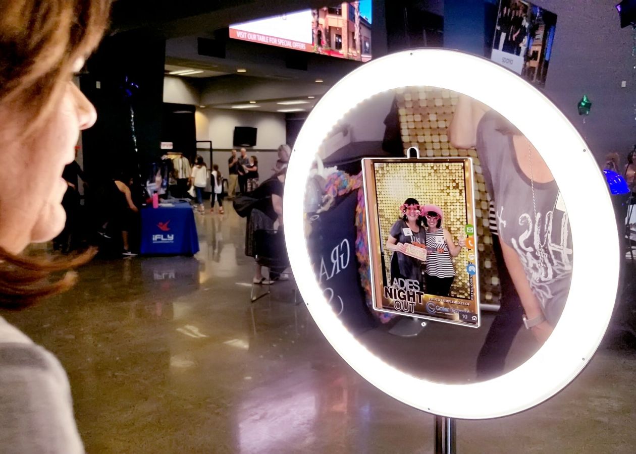 Tips To Stand Out From The Crowd With Photo Booth Rental In Philadelphia